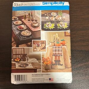 Simplicity Festive Table Decor Pattern Set